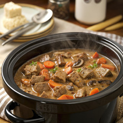 Говяжьи кусочки в сливочном соусе с грибами, приготовленные в мультиварке. Генеративный искусственный интеллект - RomanZ