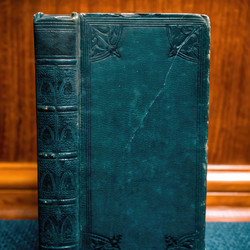 Старая обложка книги, отображенная в гигапиксельном масштабе с помощью генеративного ИИ - RomanZ