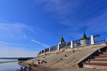 Купание голубей у Ипатьевского монастыря в месте слияния рек Волги и Костромы - Mishell