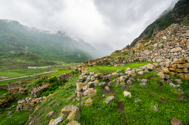 Село Верхняя Балкария в Кавказских горах России - gumbao