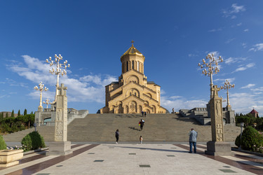 Собор Цминда Самеба (Святой Троицы) Православной Церкви, Тбилиси, Грузия - gumbao
