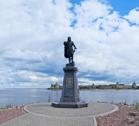 Памятник фельдмаршалу графу Б. П. Шереметеву на берегу Невы напротив крепости Орешек - Prokrida