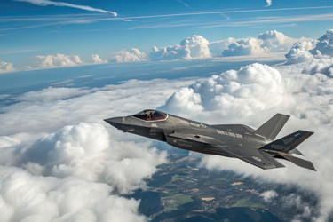 Истребитель F-35 летит над облаками в ясном голубом небе. Генеративный ИИ - RomanZ