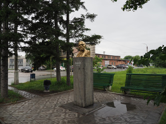 Бюст Владимиру Ульянову (Ленину). Академ городок. Новосибирск. Bust of Vladimir Ulyanov (Lenin). (marka) - marka