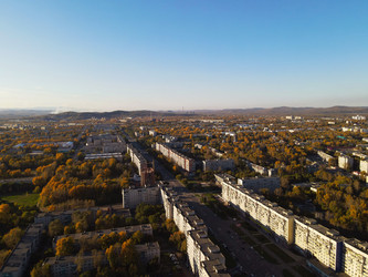 Вид с воздуха, город, закат, осень, главная улица, парк, здание, аллея, луг, холмы Комсомольск-на-Амуре - WertigoNice