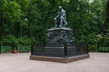 Памятник Крылову - PhotoStudent