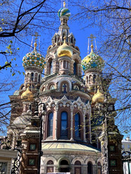 Спас на крови на фоне ярко синего неба (Храм Воскресения Христова на крови) - Snapichy
