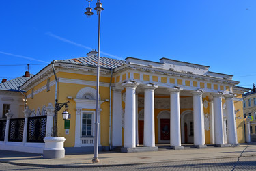 Здание бывшей гауптвахты в центре Костромы - Mishell