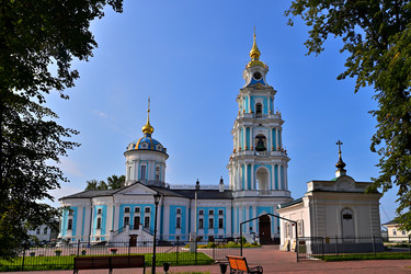 Необычайно красивый Костромский Кремль возвышается на высоком берегу Волги - Mishell