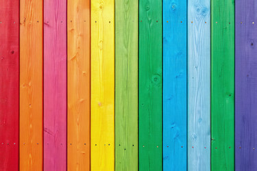 Яркая и красочная вертикальная текстура дерева различных оттенков, представленная наглядно - RomanZ