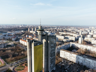 Вид с дрона на башню «Генекс» у Западных ворот Белграда, район Новый Белград, Сербия. Европа - EOS_Canon