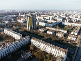 Вид с дрона на башню «Генекс» у Западных ворот Белграда, район Новый Белград, Сербия. Европа - EOS_Canon