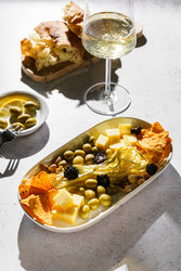 Тарелка с сыром и оливками - JuliaLavleis