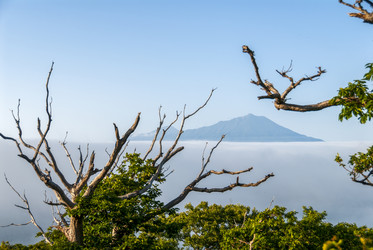 Вид на вулкан Богдан Хмельницкий. Итуруп. View of the volcano Bogdan Khmelnitsky.. Iturup. (marka) - marka