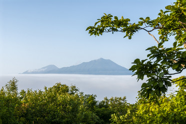 Вид на вулкан Богдан Хмельницкий. Итуруп. View of the volcano Bogdan Khmelnitsky.. Iturup - marka