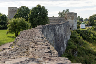 Россия. Изборск. Виды Изборской крепости. Russia. Izborsk. Views of the Izborsk Fortress - ffoto-graff