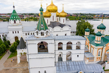 Россия, Кострома. Свято-Троицкий Ипатьевский монастырь в Костроме. Вид сверху - NikitaMaykov