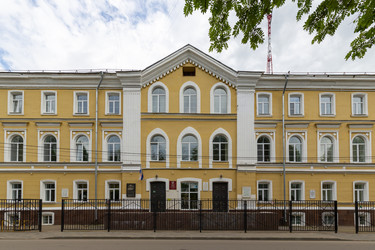 Старинные здания в историческом центре Смоленска, Россия - gumbao