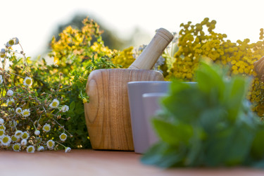 Крупный план деревянной ступки с пестиком - AntonSAN