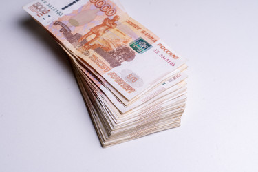 Стопка российских купюр номиналом 5000 рублей - AntonSAN