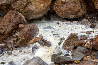 Ручей на склоне вулкана Баранского. остров Итуруп. A stream on the slope of the Baransky volcano. Iturup Island. Сахалин. Sakhalin. (marka) - marka