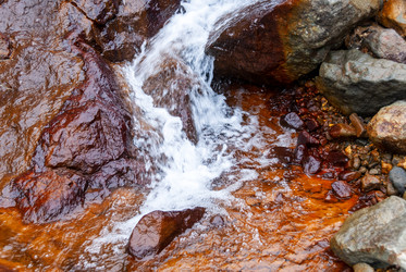 Ручей на склоне вулкана Баранского. остров Итуруп. A stream on the slope of the Baransky volcano. Iturup Island. Сахалин. Sakhalin. (marka) - marka