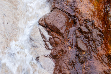Ручей на склоне вулкана Баранского. остров Итуруп. A stream on the slope of the Baransky volcano. Iturup Island. Сахалин. Sakhalin. (marka) - marka