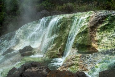 Кипящая река у подножья вулкана Баранского. о. Итуруп. A boiling river at the foot of the Baransky volcano. Iturup Island. (Сахалин. Sakhalin. (marka) - marka