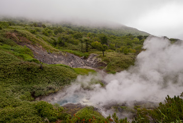 Кипящая река у подножья вулкана Баранского. о. Итуруп. A boiling river at the foot of the Baransky volcano. Iturup Island. (Сахалин. Sakhalin. (marka) - marka