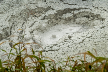 Фумаролы у подножья вулкана Баранского. о. Итуруп. Fumaroles at the foot of the Baransky volcano. Iturup Island. (Сахалин. Sakhalin. (marka) - marka