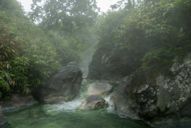 Кипящая река у подножья вулкана Баранского. о. Итуруп. A boiling river at the foot of the Baransky volcano. Iturup Island. (Сахалин. Sakhalin. (marka) - marka