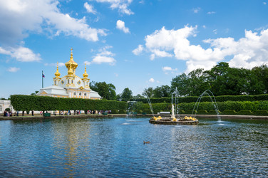 Фонтан в верхнем саду Петергофа - gumbao