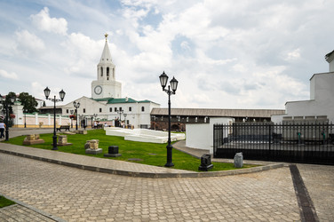 Вид на Спасскую башню, главный вход в Казанский Кремль - gumbao