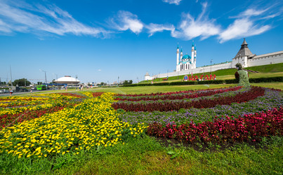 Панорамный вид на Казанский Кремль и мечеть Кул-Шариф - gumbao