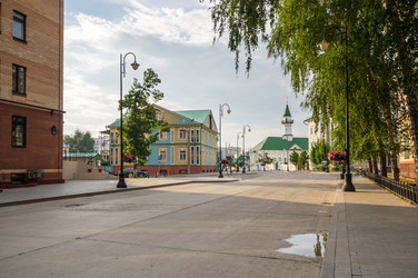 Вид на улицу в историческом центре Казани - gumbao