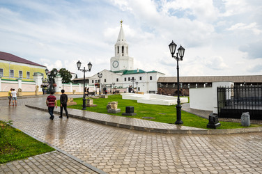Вид на Спасскую башню, главный вход в Казанский Кремль - gumbao