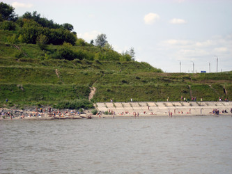 Несанкционированный пляж на берегу реки Обь в Барнауле 2010г - bykgeniy