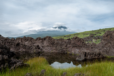 Лавовое плато Янкито с видом на вулкан Богдан Хмельницкий. о. Итуруп. The Yankito plateau with a view of the Bogdan Khmelnitsky volcano. Iturup Island. (Сахалин. Sakhalin. (marka) - marka
