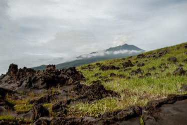 Лавовое плато Янкито с видом на вулкан Богдан Хмельницкий. о. Итуруп. The Yankito plateau with a view of the Bogdan Khmelnitsky volcano. Iturup Island. (Сахалин. Sakhalin. (marka) - marka