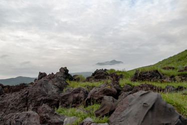 Лавовое плато Янкито с видом на вулкан Богдан Хмельницкий. о. Итуруп. The Yankito plateau with a view of the Bogdan Khmelnitsky volcano. Iturup Island. (Сахалин. Sakhalin. (marka) - marka