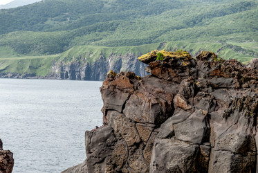 Лавовое плато Янкито с видом на вулкан Богдан Хмельницкий. о. Итуруп. The Yankito plateau with a view of the Bogdan Khmelnitsky volcano. Iturup Island. (Сахалин. Sakhalin. (marka) - marka
