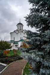Вид на собор Успения Пресвятой Богородицы в Княжинином монастыре Владимира - KirillK