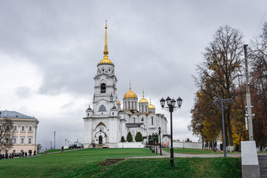 Вид на палаты и Свято-Успенский кафедральный собор города Владимира - KirillK