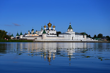 Ипатьевский монастырь на берегу реки Костромы - Mishell