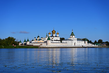 Ипатьевский монастырь на берегу реки Костромы - Mishell