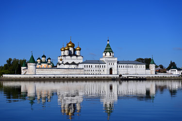 Ипатьевский монастырь на берегу реки Костромы - Mishell