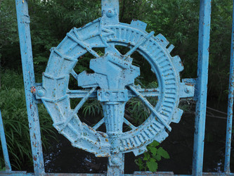 Эмблема на воротах. Новосибирск. The emblem on the gate. Novosibirsk. (marka) - marka
