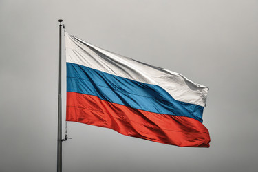 Российский флаг развевается на сером фоне с высокой детализацией генеративного искусственного интеллекта - RomanZ