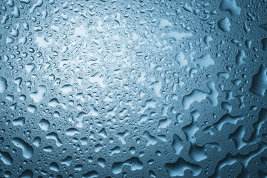 Капли воды на шероховатой поверхности создают оптическую иллюзию вогнуто-выпуклого изображения - AndrewB