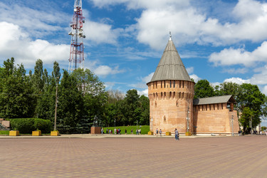 Крепостная стена и башня Смоленского Кремля, Россия - gumbao